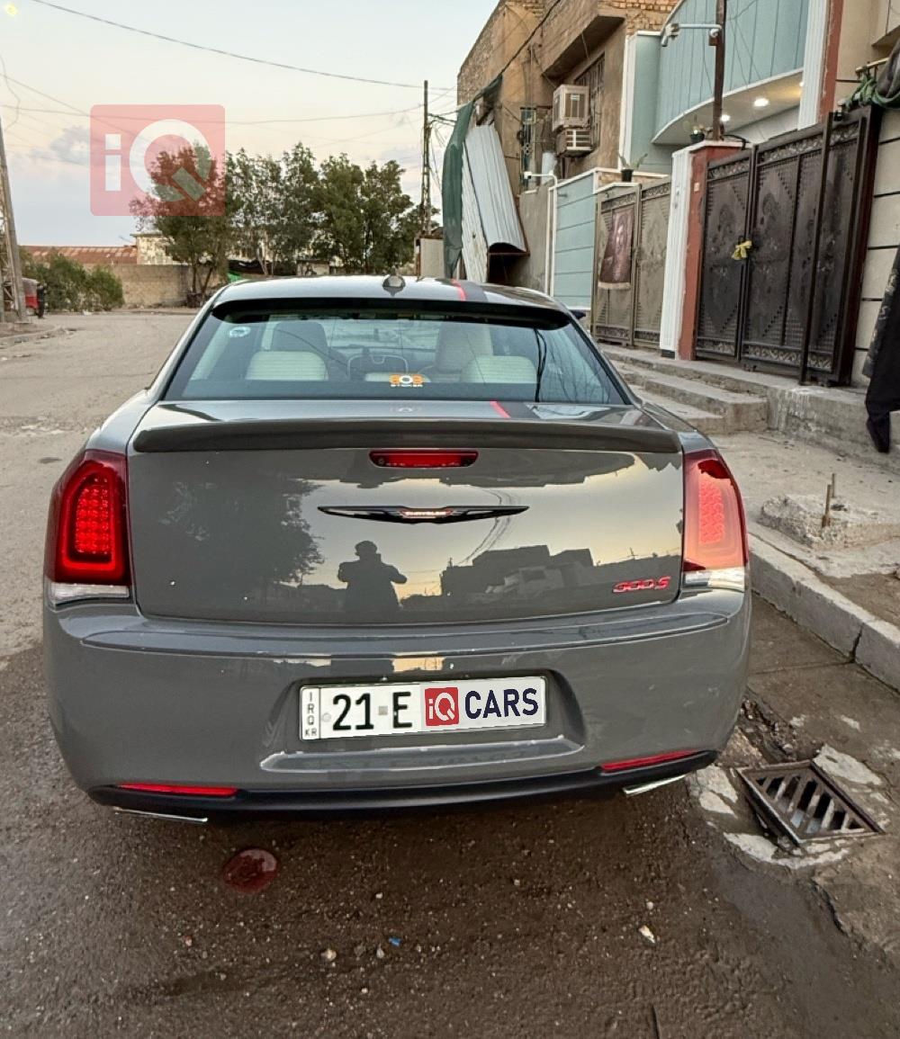كرايسلر 300